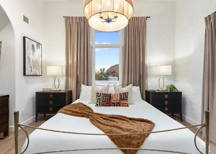 The Casa Del Sol Experience - Old Town Scottsdale